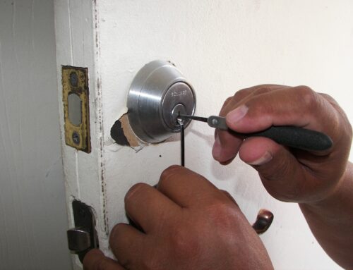 5 Reasons to Avoid a DIY Door Hardware Repair